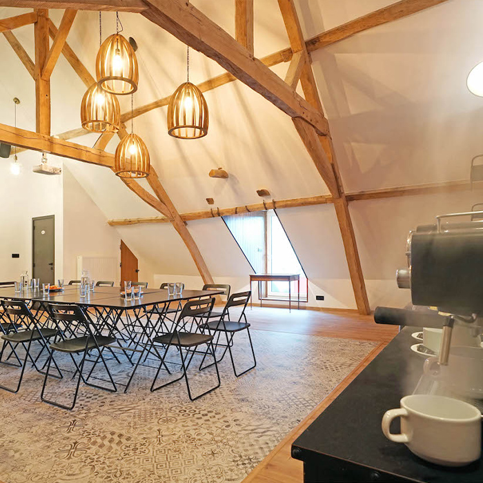 la-ferme-du-parc-page-agora-champetre-location-salle-teambuilding-evenements-gal-salle-grenier-06 Location salle de réunion à Lens, la Ferme du Parc, deux salles professionnelles au cœur de la ferme à 15 minutes de Mons.